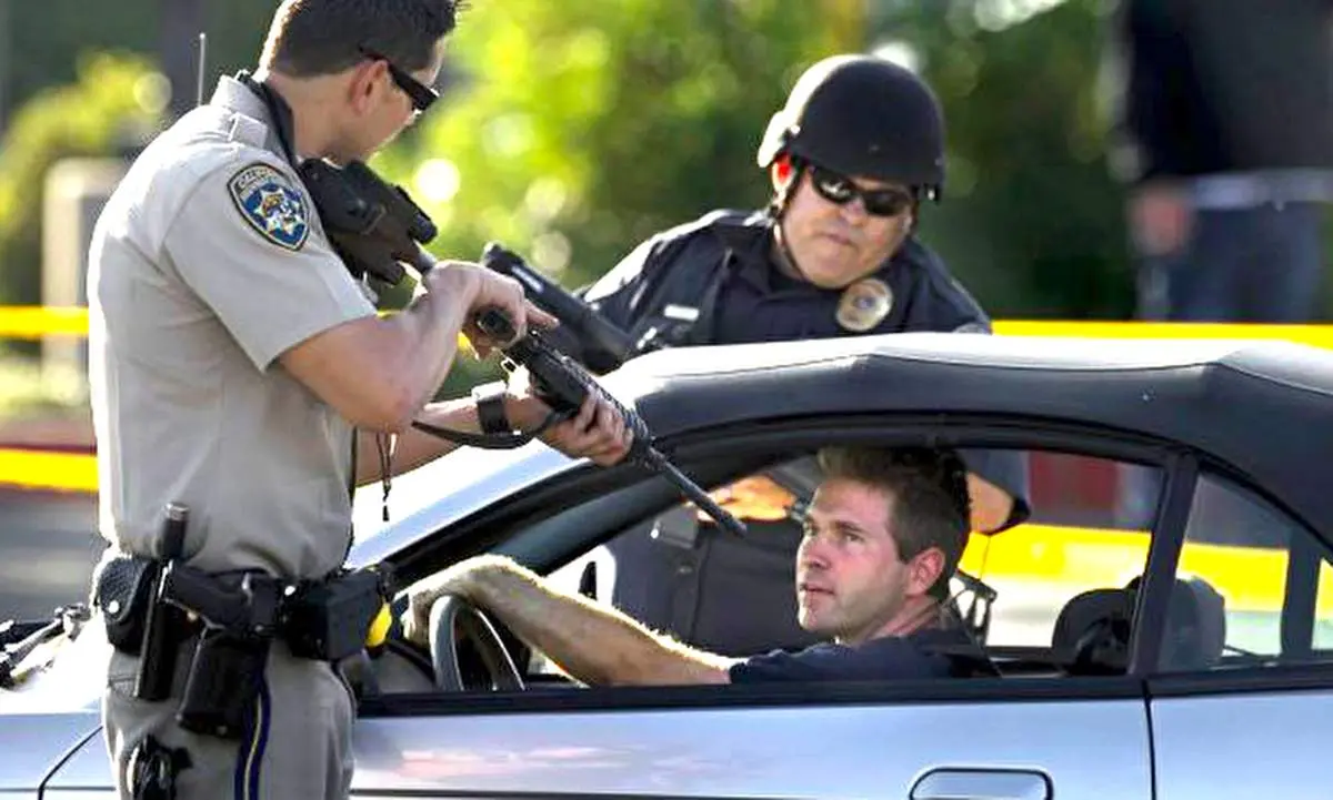 ویدیو| حماقت پلیس امریکا منجر به کشته شدن دو نفر شد