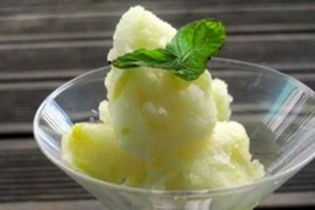 طرز تهیه بستنی یخی با طعم لیمو