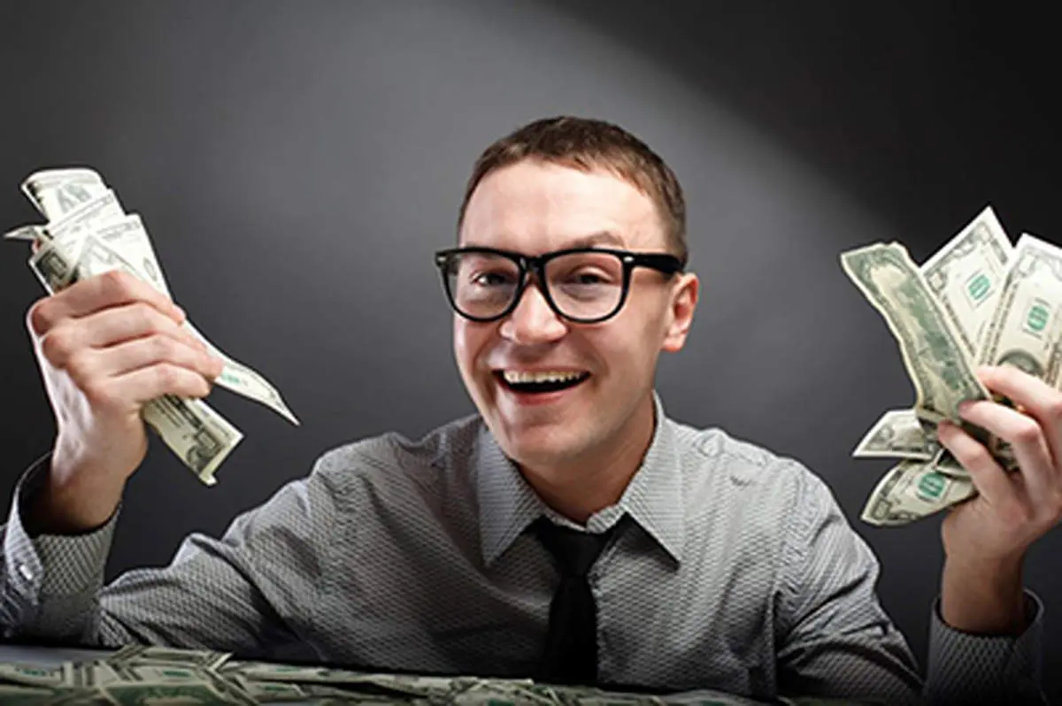 خرج کردن پول واقعا میتواند باعث شادی افراد شود