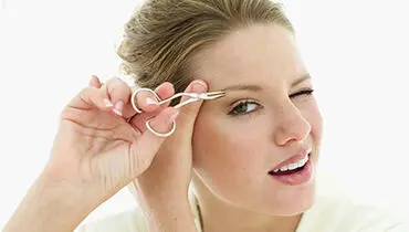 علت اصلی ریزش ابروها با افزایش سن چیست؟