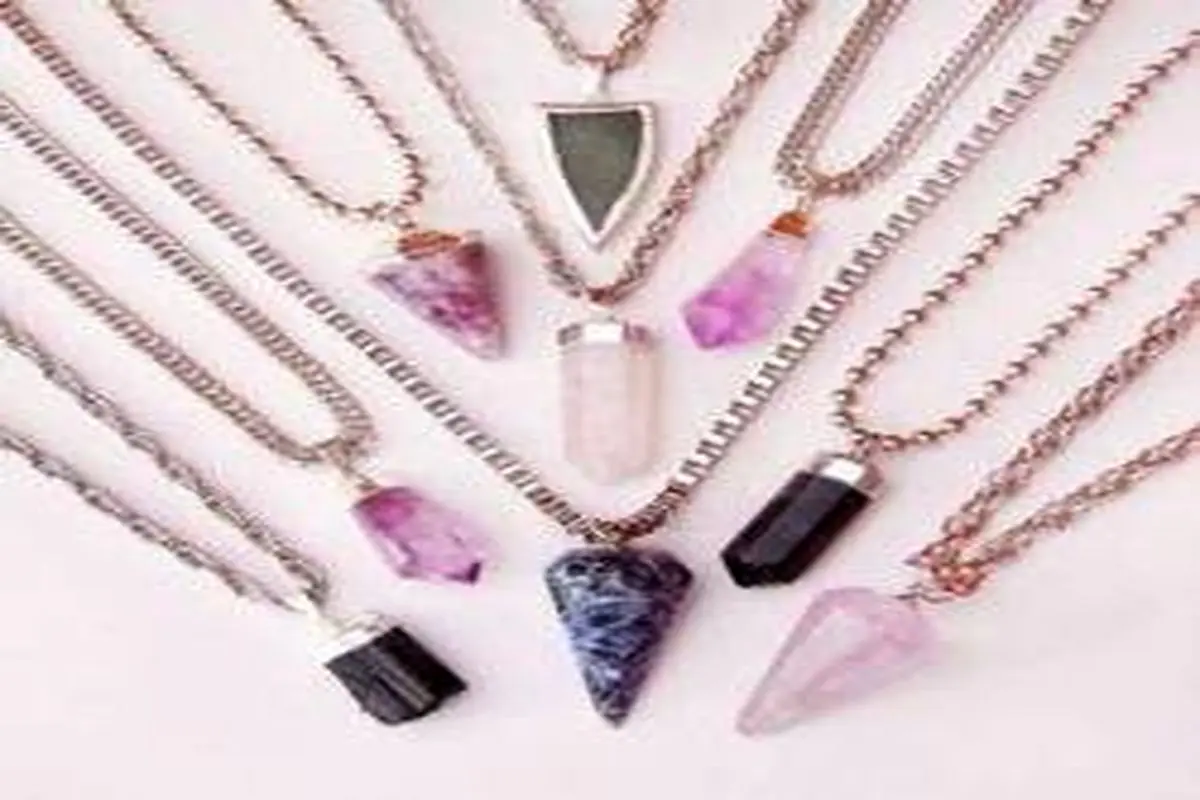 جواهرات سنگی زنانه در رنگ های مختلف