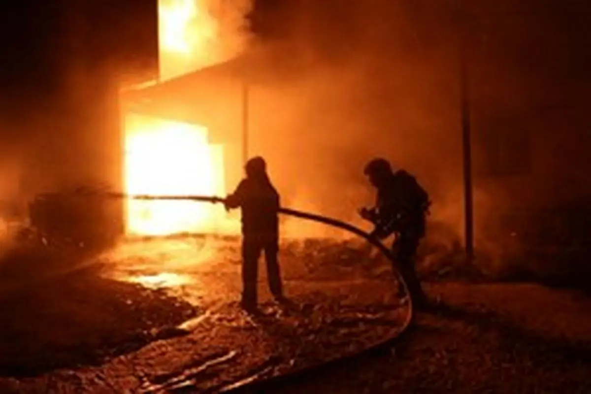 مهار آتش سوزی یک واحد تولیدی در «ابهر»