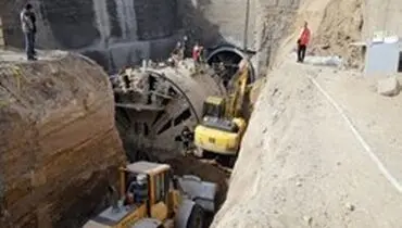 چاه در ورودی ایستگاه متروی قم ریزش کرد