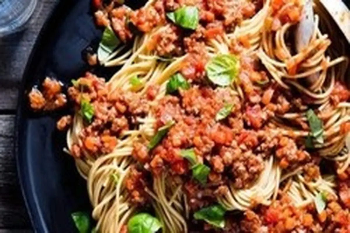 طرز تهیه اسپاگتی با سس گوشت سریع