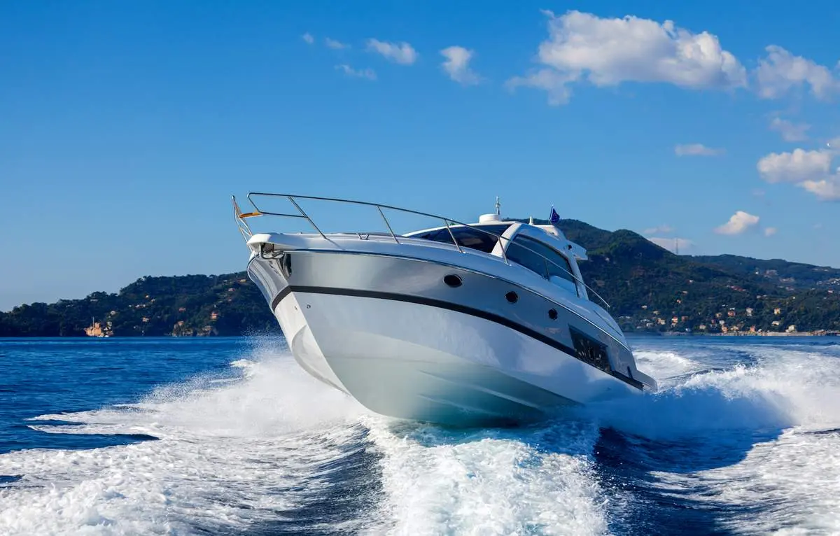 ویدیو|متوقف کردن قایق ۲ تنی مواد