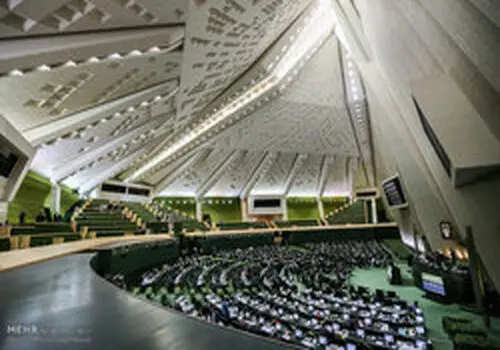 درگیری فیزیکی نمایندگان مجلس در جریان بررسی یک لایحه+ فیلم