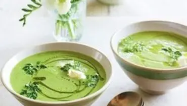 طرز تهیه سوپ نخود فرنگی و جعفری با خامه ترش
