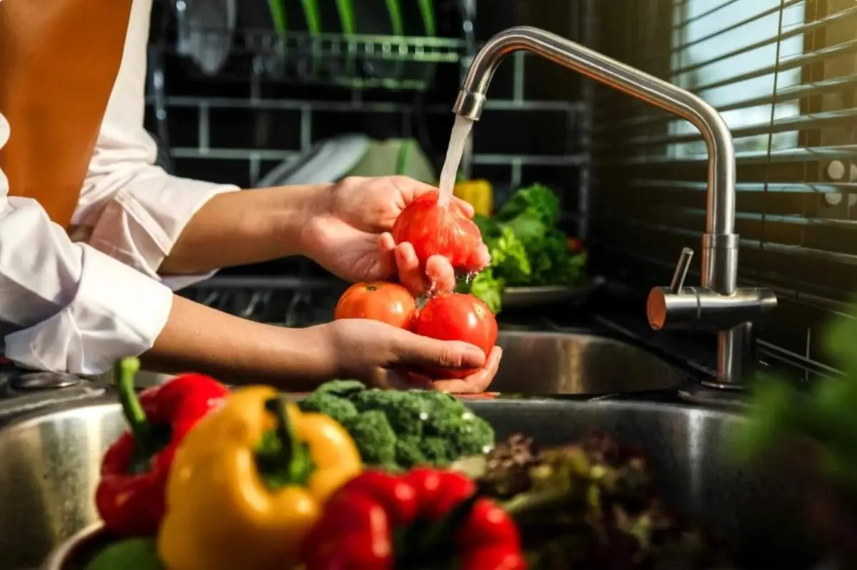 ضدعفونی میوه و سبزیجات: آیا نمک، سرکه و جوش شیرین کافی هستند؟