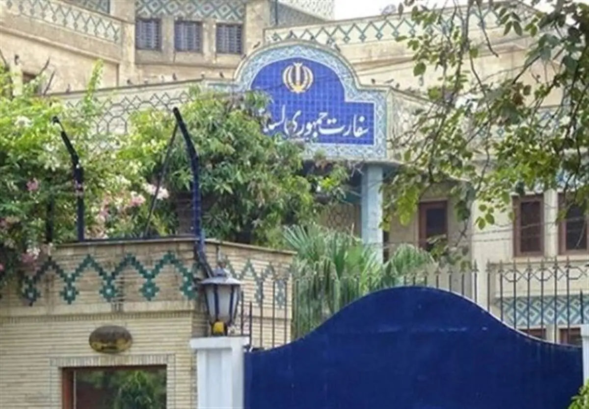 سفارت ایران ادعا دریافت پول برای عبور کشتی‌ها از تنگه هرمز  را رد کرد
