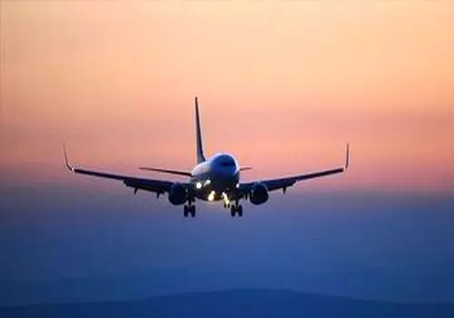  حمله دشمن به هواپیمای حامل دارو در فرودگاه مشهد 