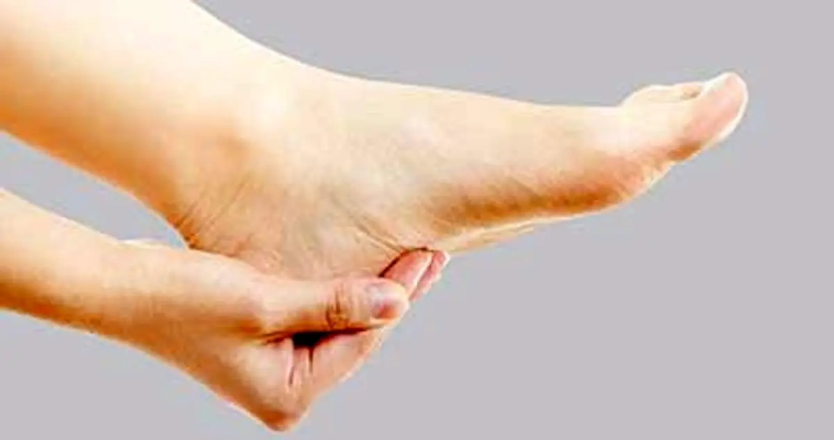 ترک پاشنه پا را چگونه از بین ببریم