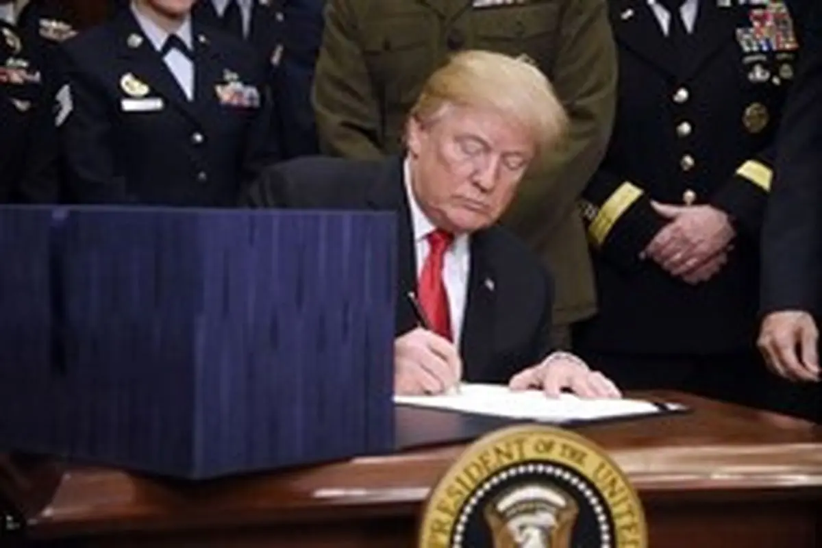 ترامپ مجوز دفاع ملی آمریکا را امضا کرد