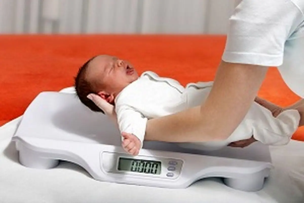 وزن طبیعی نوزاد چقدر است