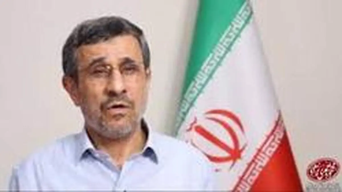 نگاهی به رفتارهای اخیر احمدی نژاد