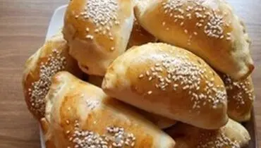 طرز تهیه پیراشکی مارچوبه با سس آلو سیاه