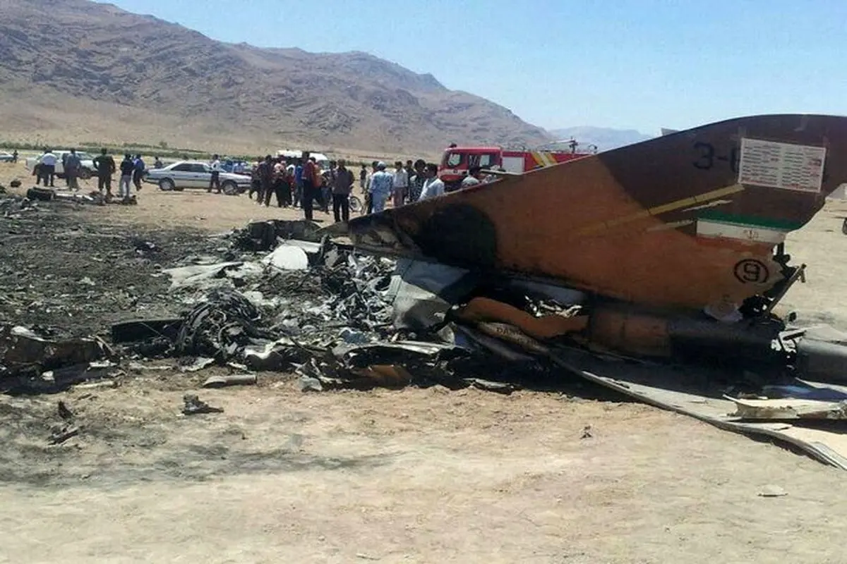 سقوط یک فروند جنگنده اف ۵ در دزفول +عکس