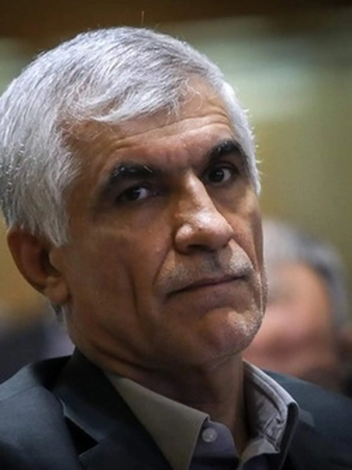 افشانی به تلویزیون می‌رود