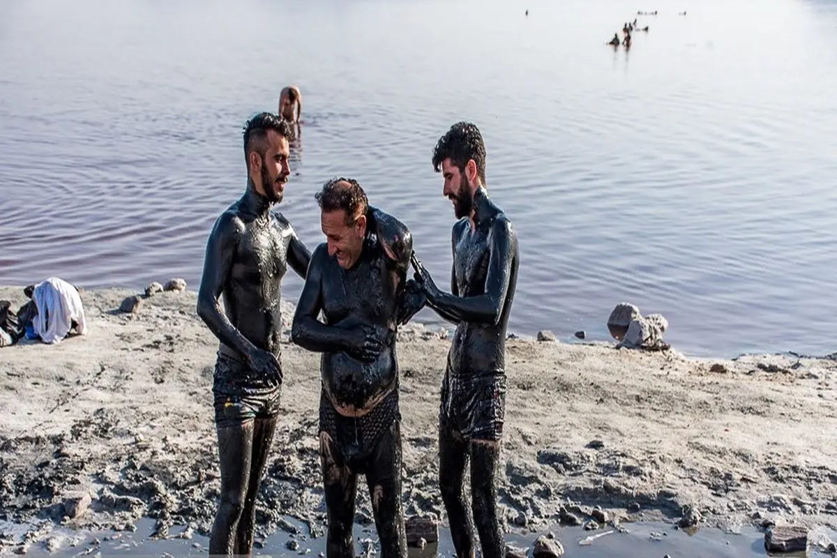 لجن‌درمانی در سواحل دریاچه ارومیه+تصاویر