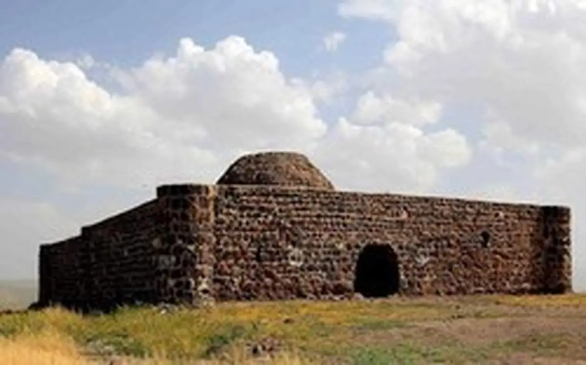 آشنایی با کاروانسرای سنگی صائین در شهر نیر اردبیل