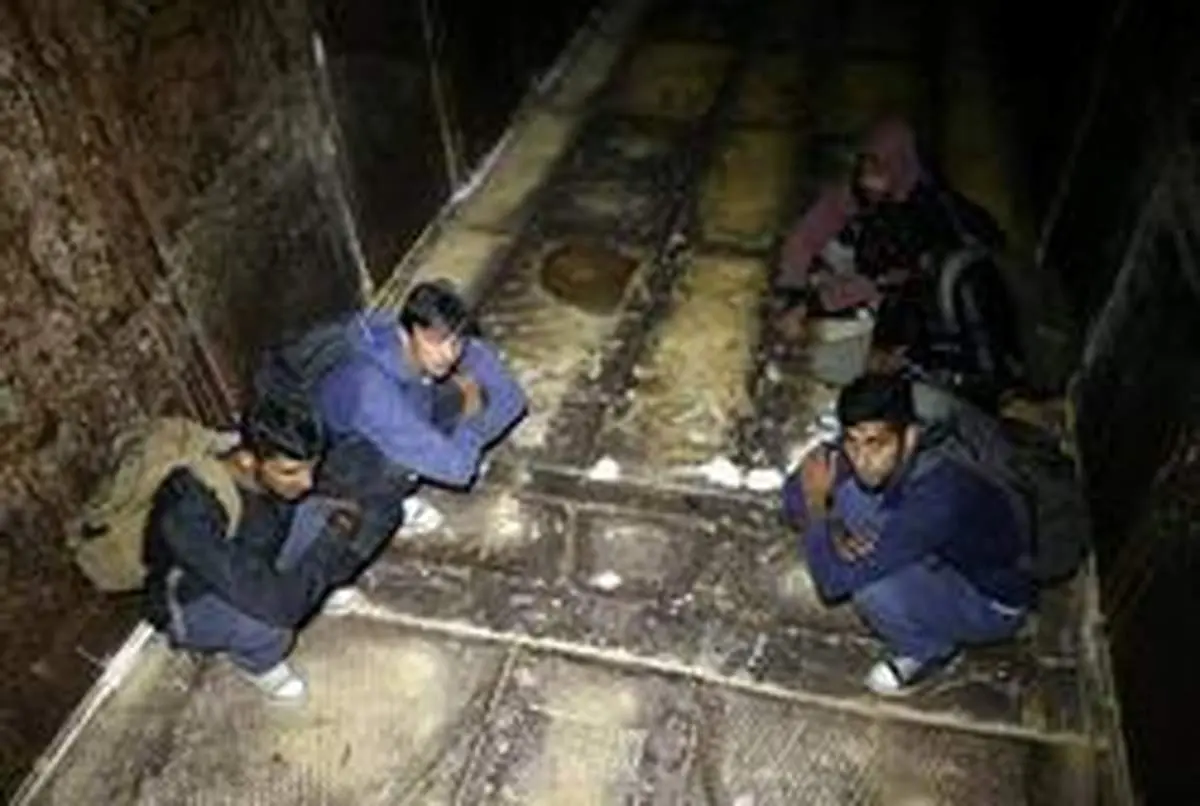 توقف دهها مهاجر پنهان شده در قطار باری در بوسنی