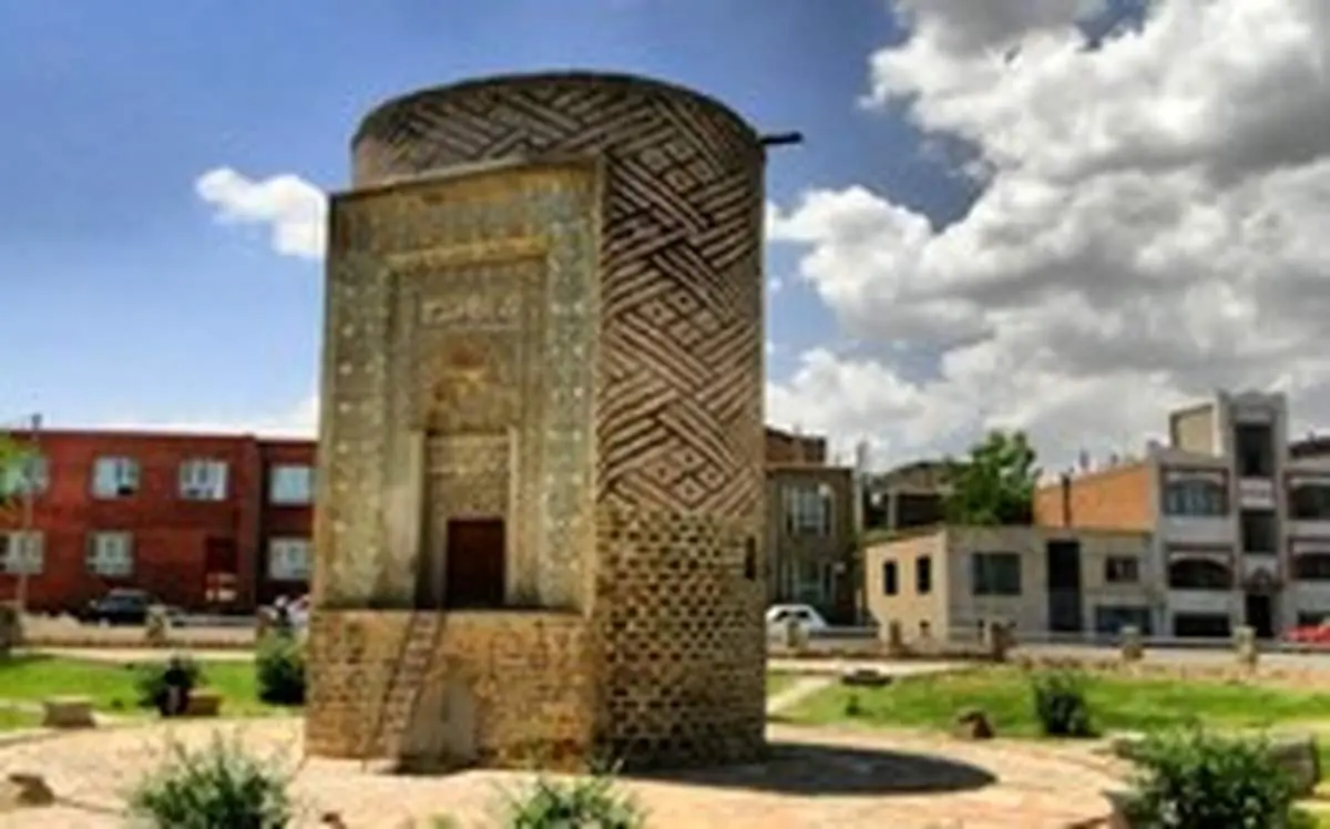 آشنایی با برج تاریخی سه گنبد در ارومیه