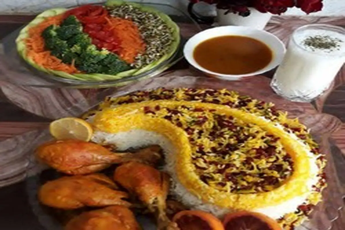 ایدههای تزیین برنج با زعفران و زرشک