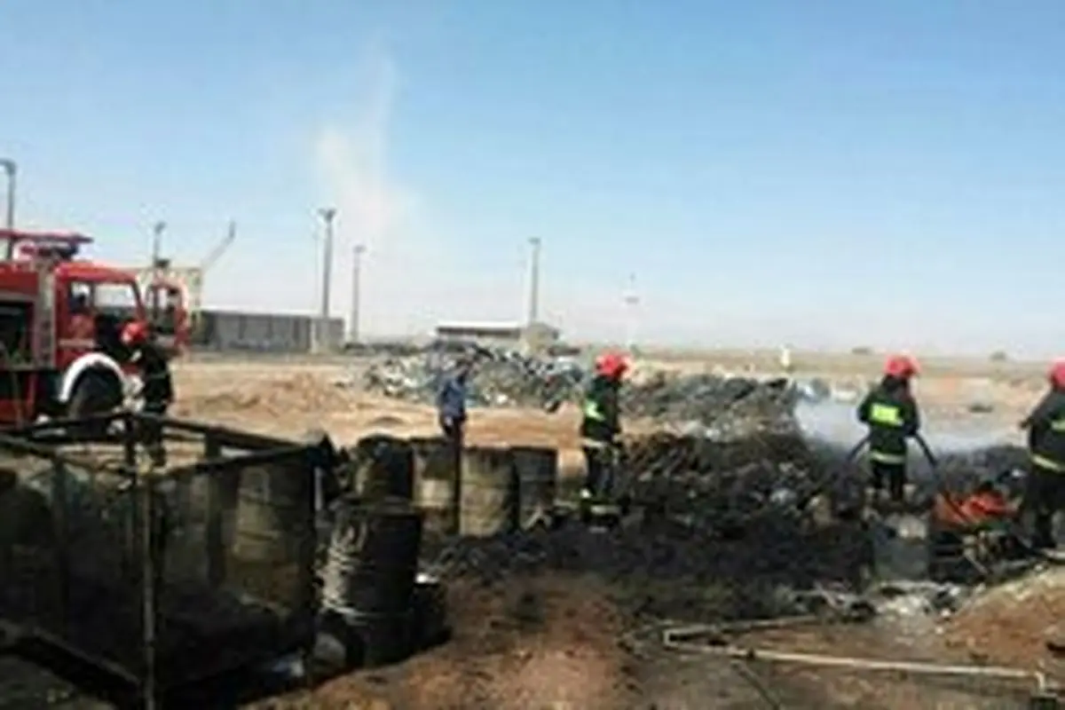 مهار آتش سوزی در کارخانه صنعتی کرمان