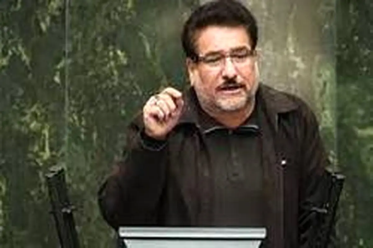 وزیر کشور در مورد ماجرای قم و عرفه موضعگیری کند