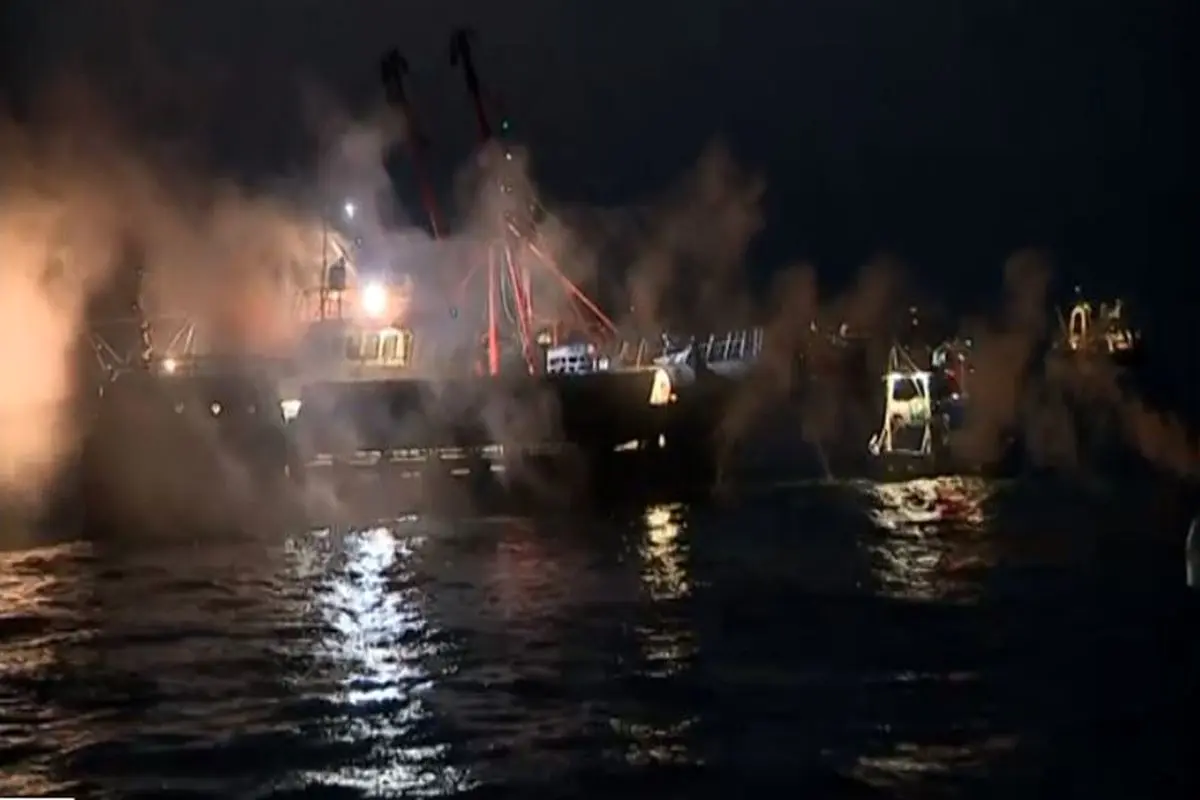 ویدیو| زد و خورد کشتی‌های ماهیگیری فرانسوی و بریتانیایی