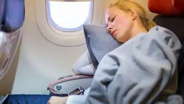 با رعایت این ۱۰ نکته خوابی راحت در هواپیما داشته باشید