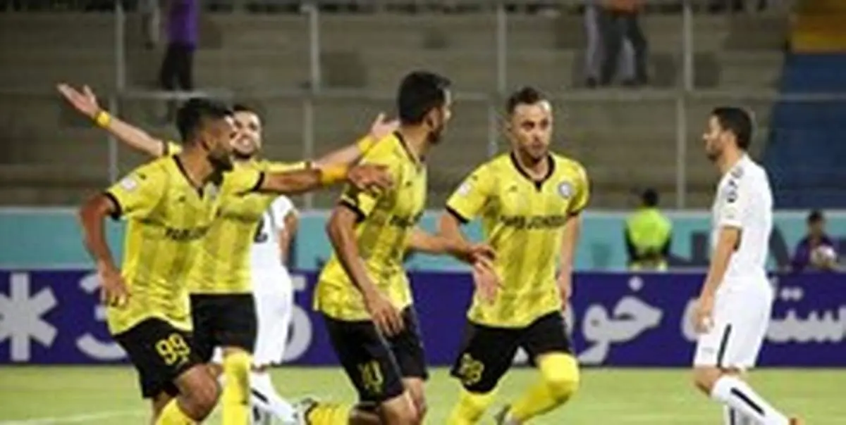 سپاهان از شکست مقابل پارس جنوبی گریخت