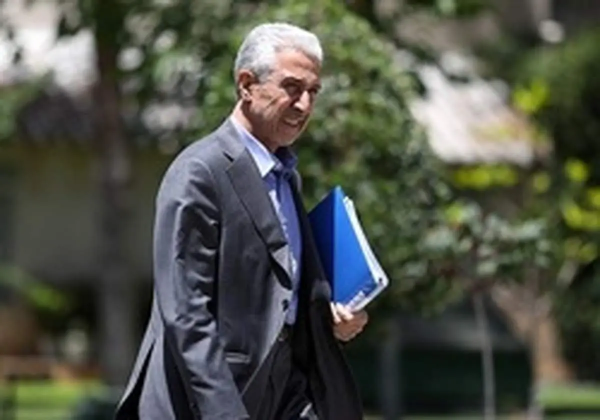 ابراز بی اطلاعی وزیر علوم از پرونده تحصیلی «فریدون»