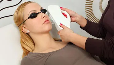 لیزر مو‌های زائد؛ انواع، عوارض و هرآنچه باید بدانید!