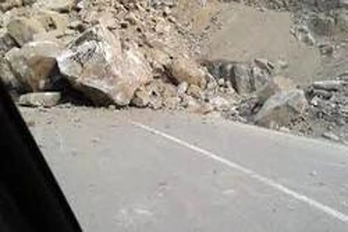 ریزش سنگ در جاده هراز کشته داد