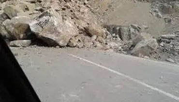 ریزش سنگ در جاده هراز کشته داد