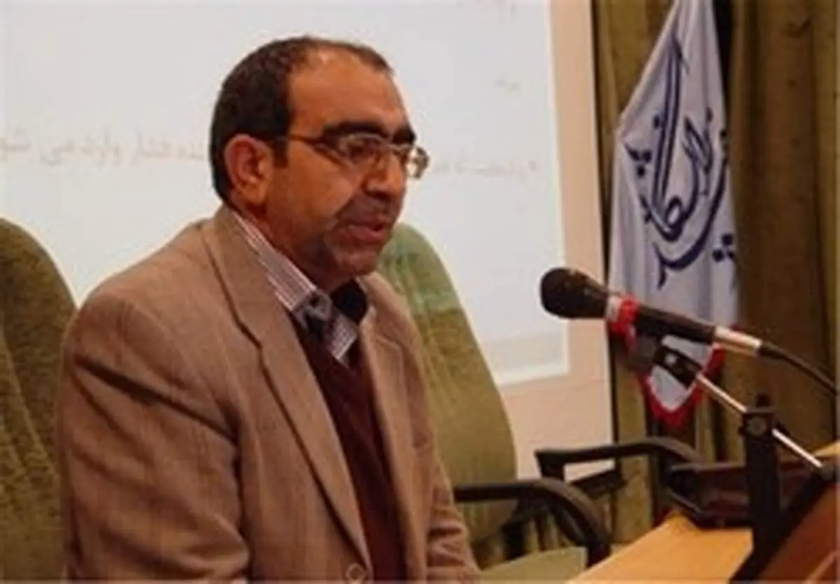 انتقاد بی‌سابقه اقتصاددان حامی دولت از مسعود نیلی