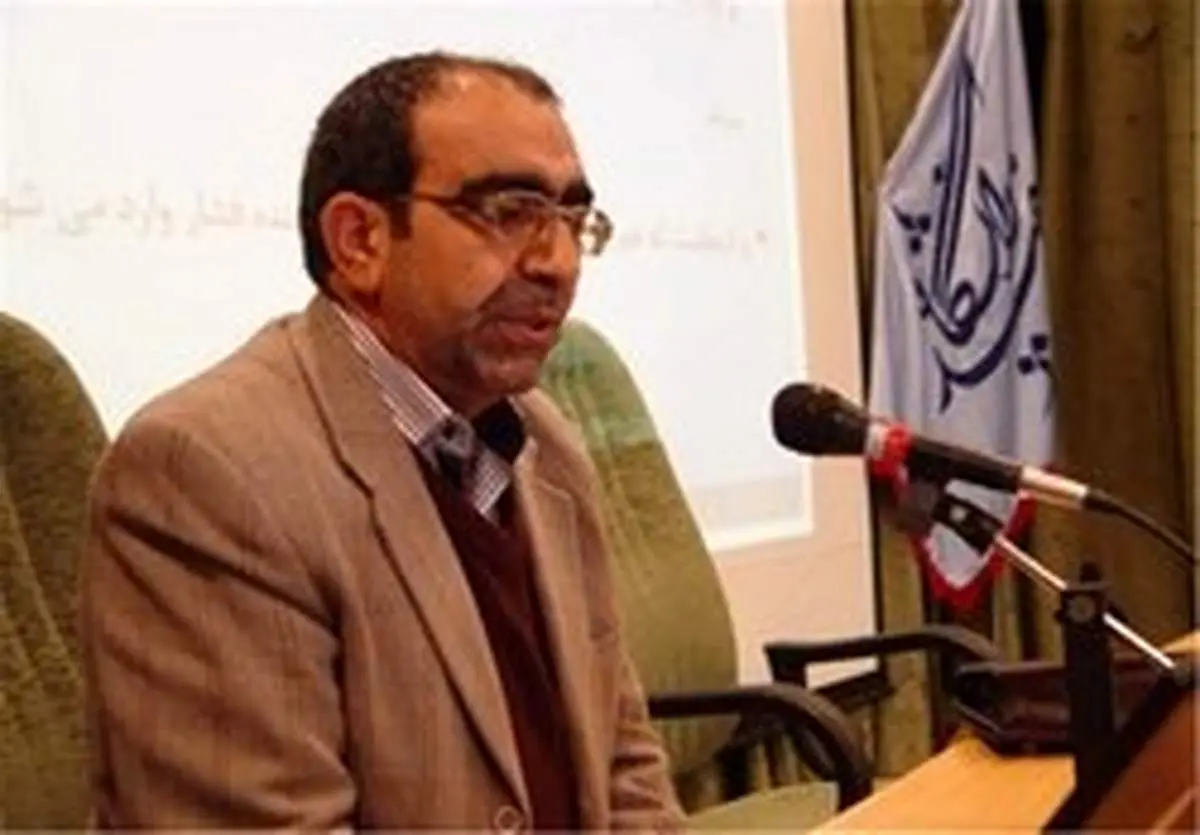 انتقاد بی‌سابقه اقتصاددان حامی دولت از مسعود نیلی