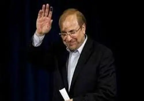 چهره خندان لاریجانی و قالیباف در مراسم افتتاحیه مجلس+ عکس