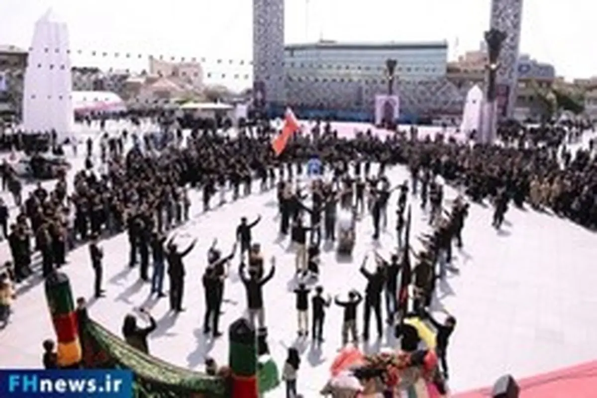 اجرای برنامه های آئینی به مناسبت محرم و صفر در میدان امام حسین (ع)