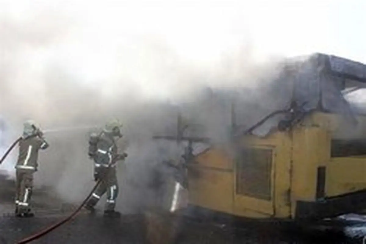 اتوبوس مسافربری در آتش سوخت +تصاویر