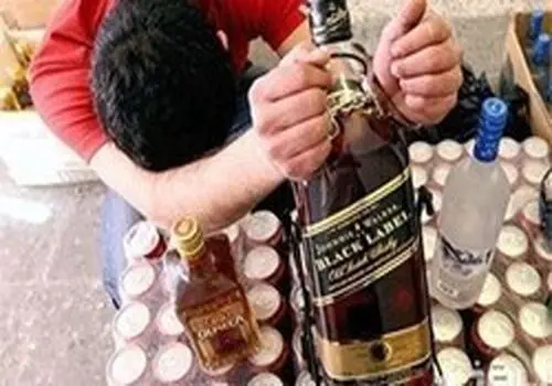 لحظه وحشتناک سقوط بیلبورد در اتوبان تهران-کرج+ فیلم