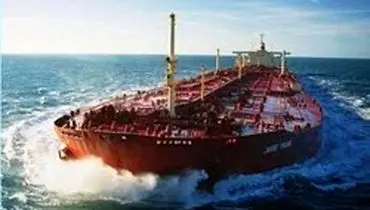 بلومبرگ:ایران ذخیره نفت  بر روی دریا را دوباره آغاز کرد