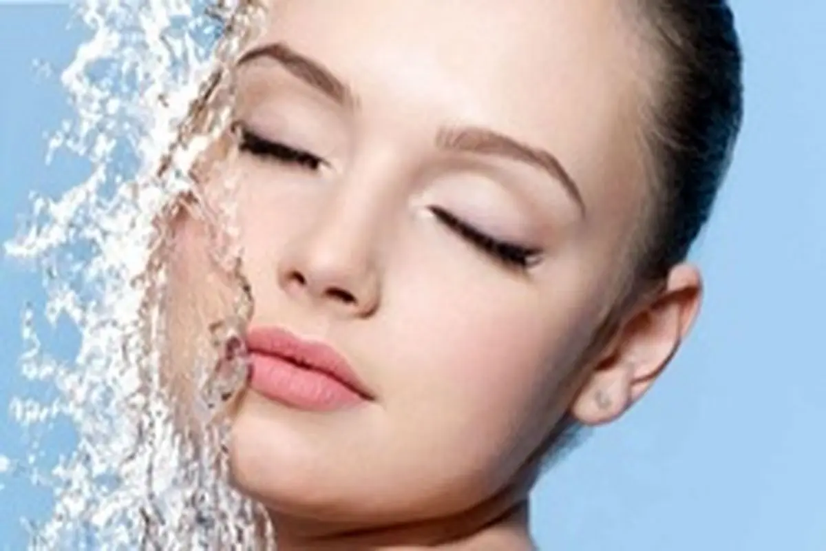 مهم‌ترین فواید نوشیدن آب برای درمان، لاغری و زیبایی