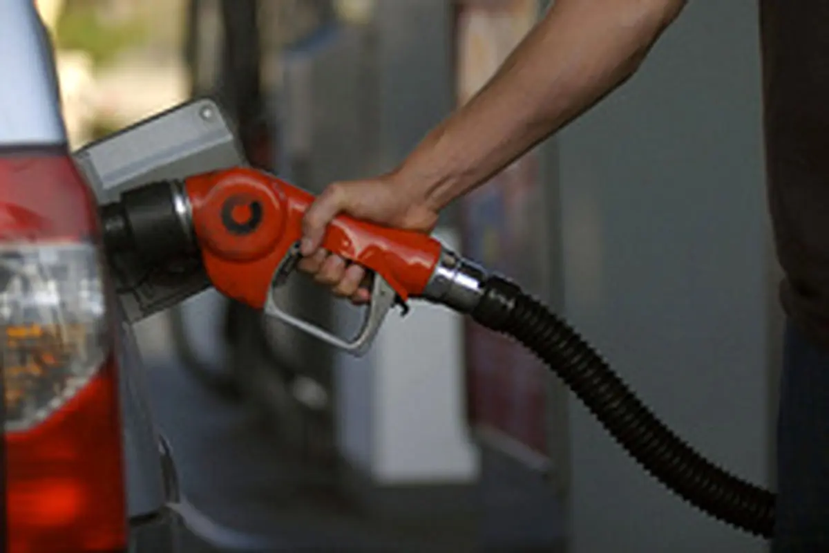 شرایط لازم برای افزایش قیمت بنزین وجود ندارد/اختلاف بسیار بالای قیمت بنزین هزار تومانی ایرانی با کشورهای همسایه