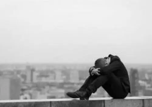 افزایش ۵۱ درصد آمار خودکشی در سال ۱۴۰۱ نسبت به سال ۱۳۹۵ 