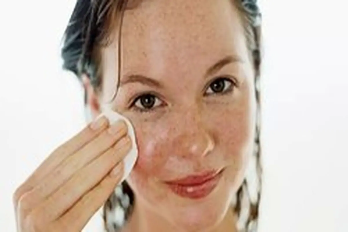 معرفی چند راه برای پاک کردن مواد آرایشی صورت