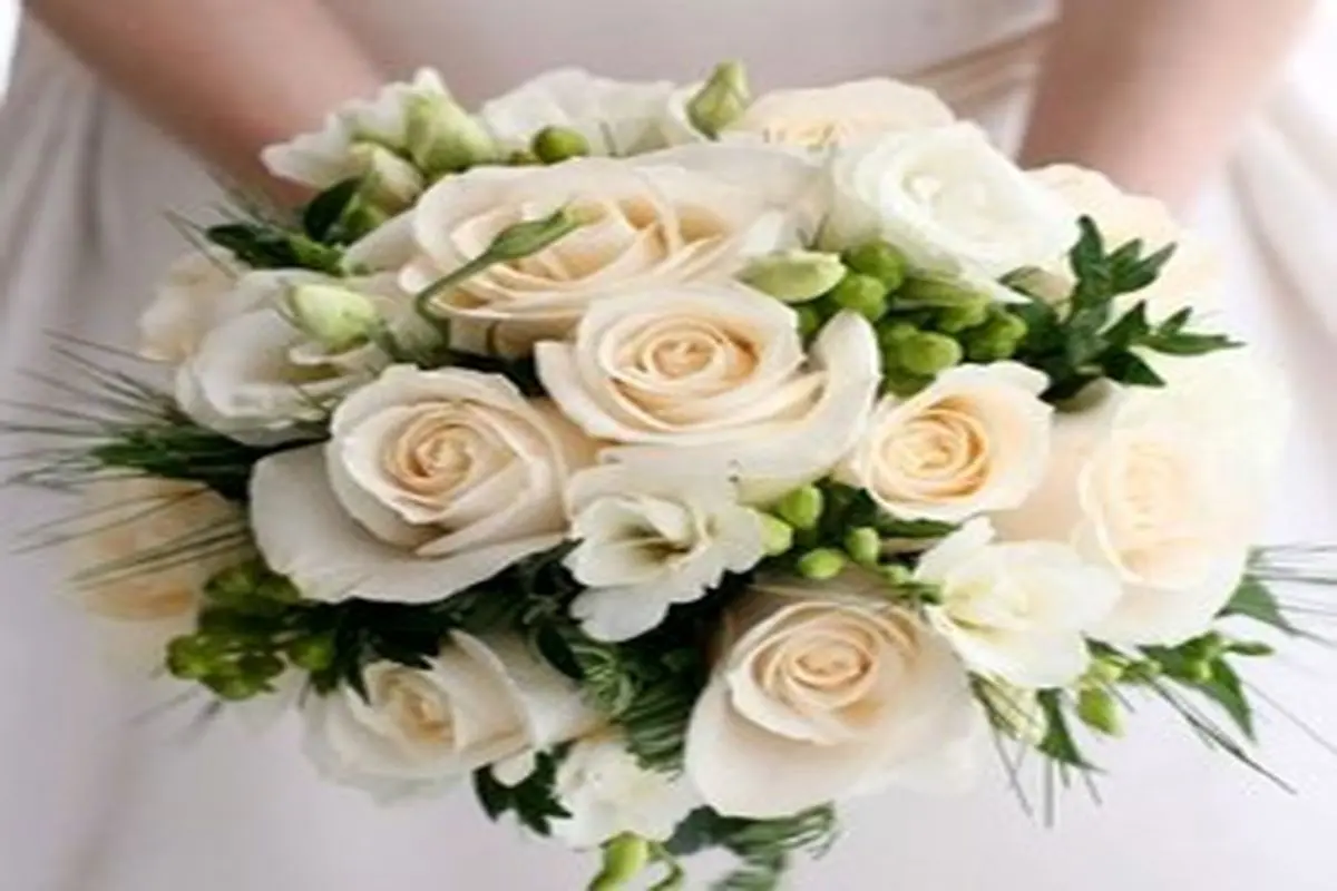 نمونه‌هایی از دسته گل عروس با رز سفید
