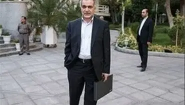 دفاع پنهانی حسین فریدون از رساله دکتری جنجال‌برانگیزش