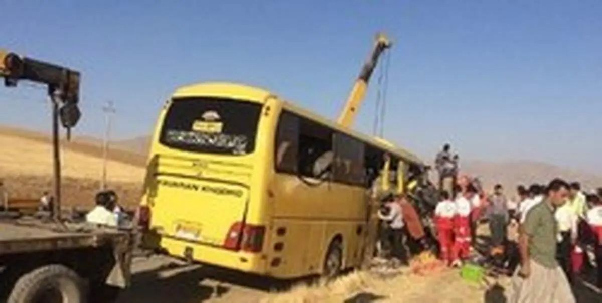 برخورد اتوبوس با تراکتور در اردبیل حادثه ساز شد