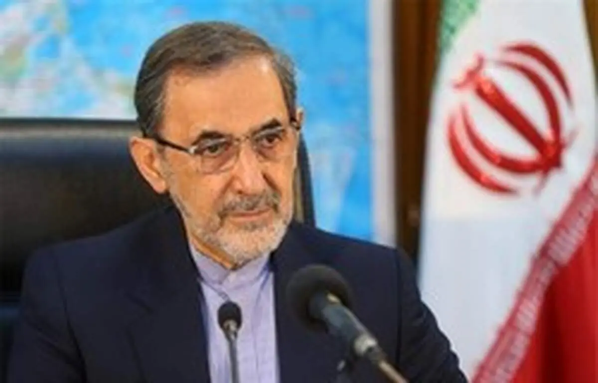 ولایتی: جوانان لبنان جانشان را در دست گرفتند تا از ما دفاع کنند/ از یمنی‌ها یاد بگیریم که لنگ می‌بندند و اسلحه و چند تکه نان خشک در دست دارند